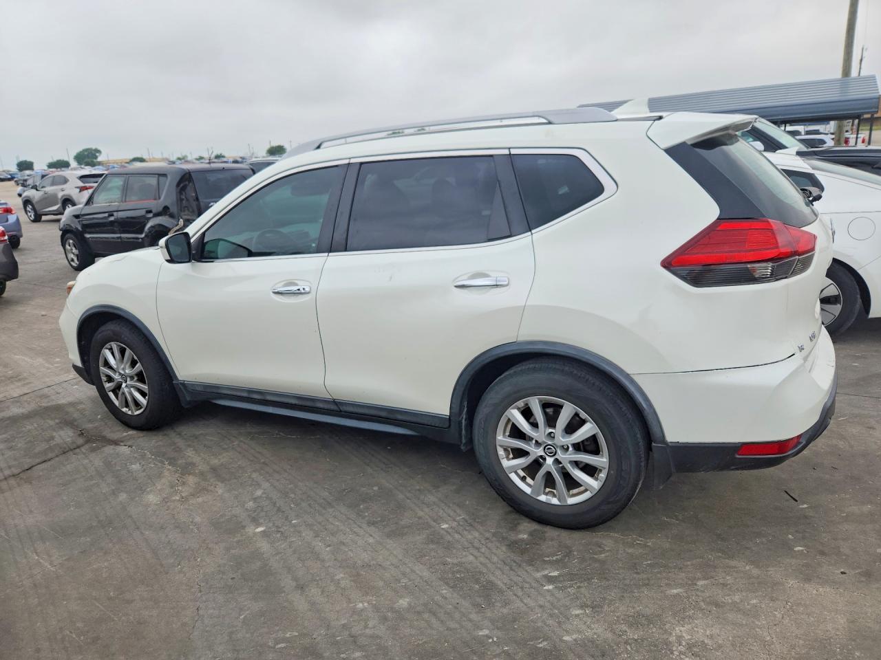 2017 NISSAN ROGUE