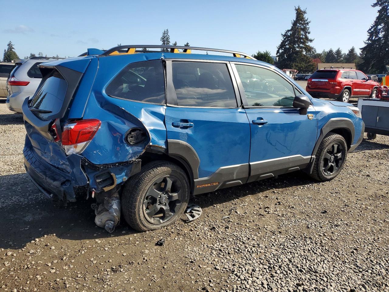 2022 SUBARU FORESTER