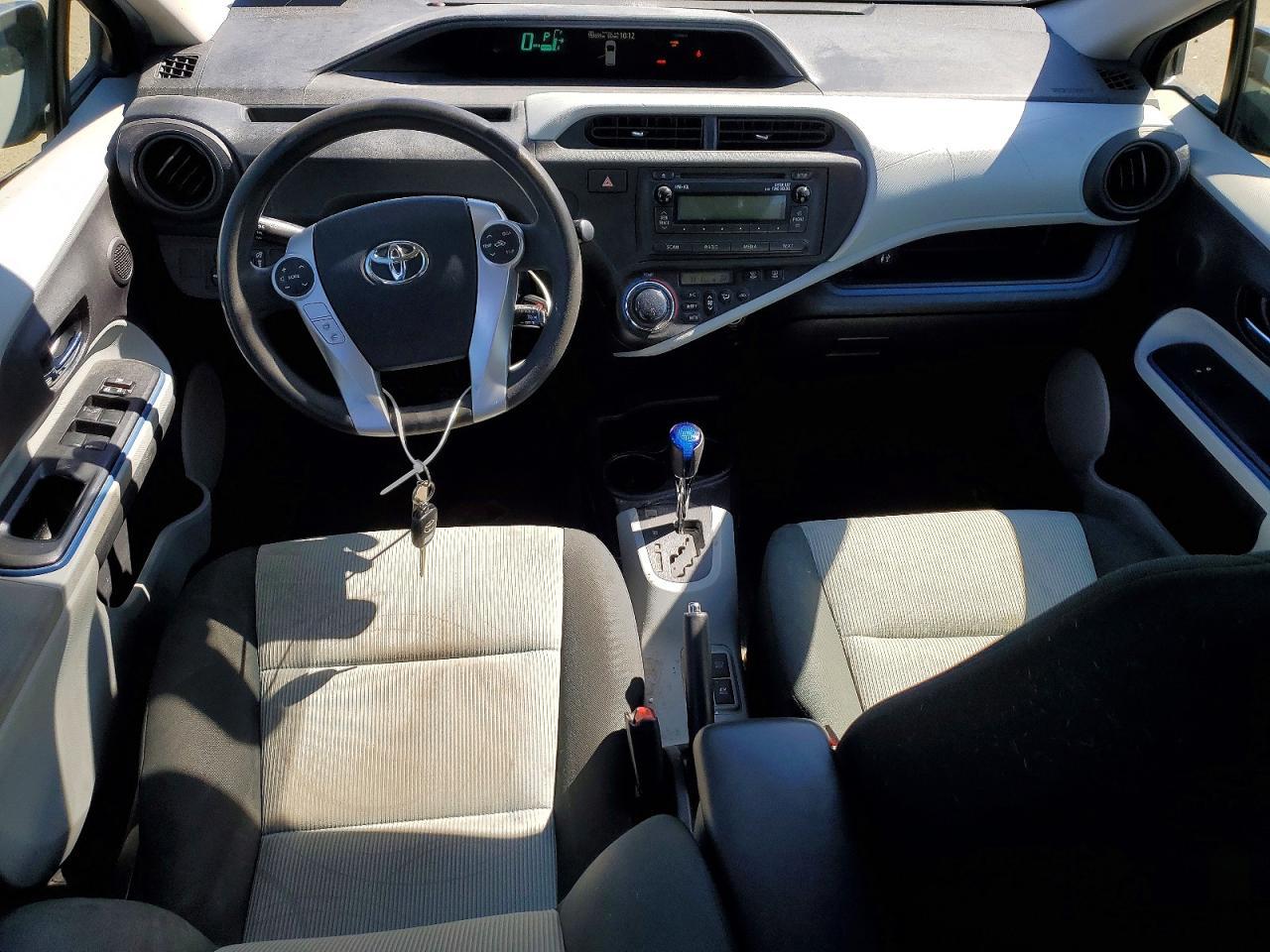 2012 TOYOTA Prius c