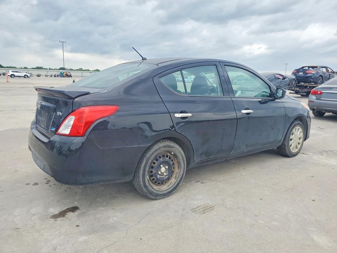 2015 NISSAN VERSA
