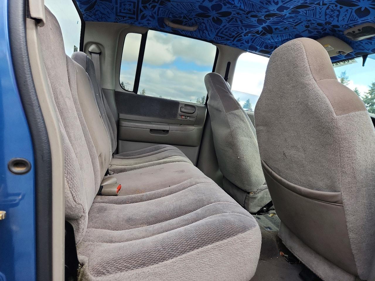 2004 DODGE Dakota