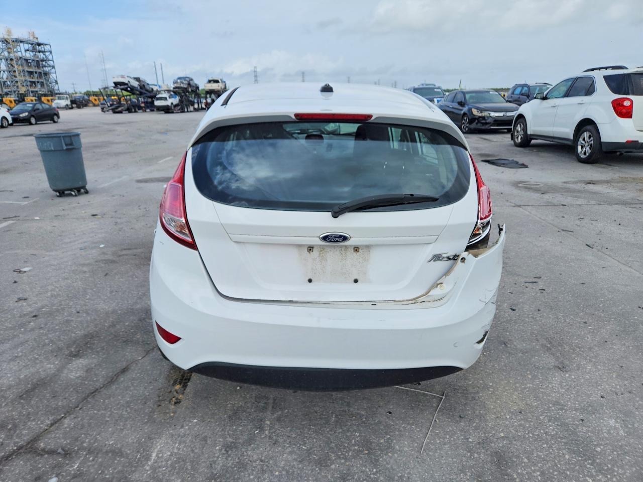 2015 FORD Fiesta
