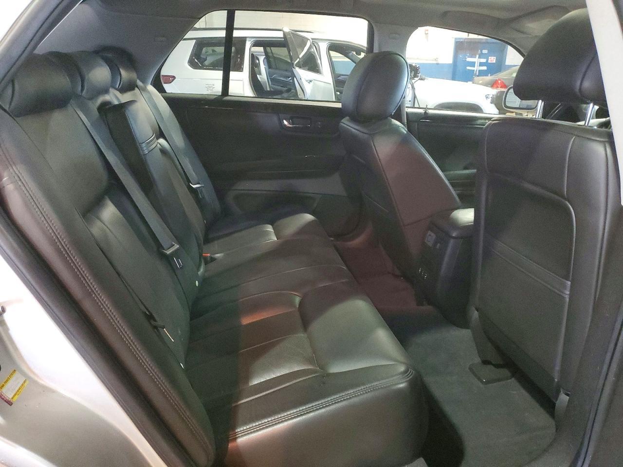 2010 CADILLAC DTS