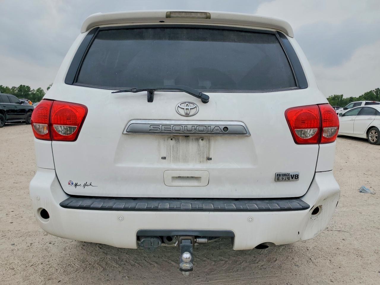 2014 TOYOTA Sequoia