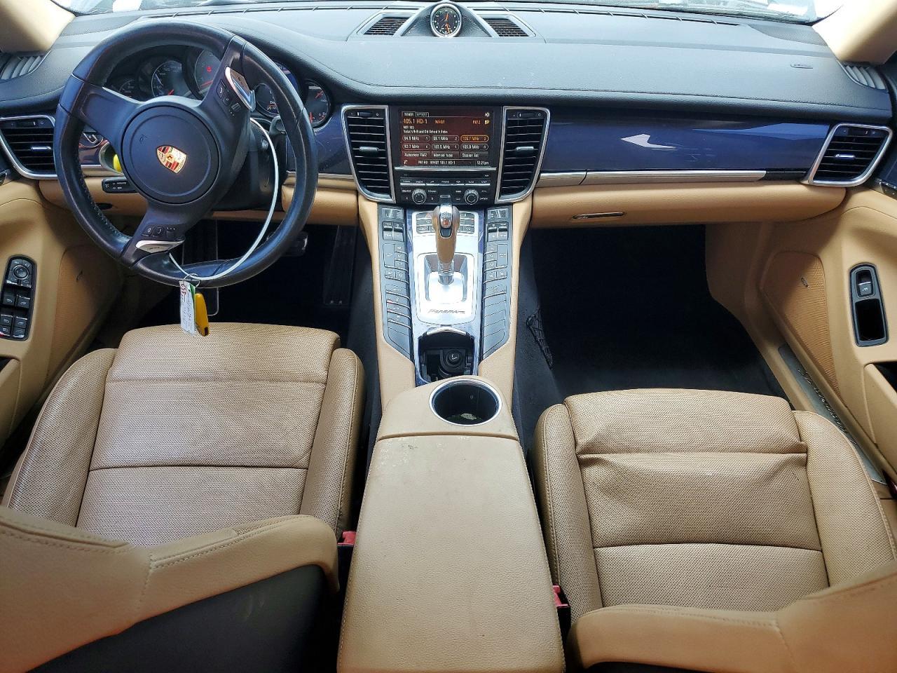 2016 PORSCHE Panamera