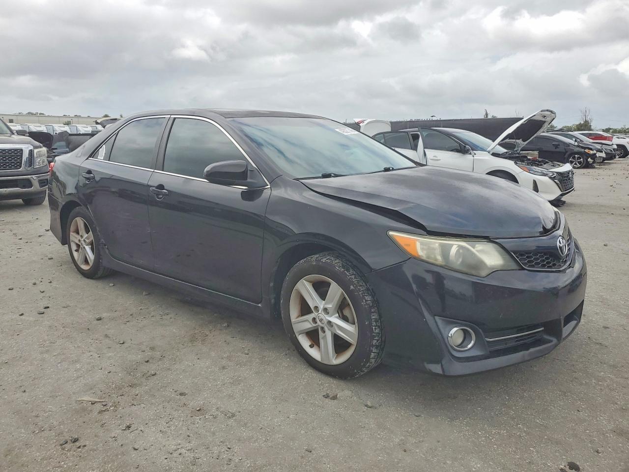 2013 TOYOTA CAMRY