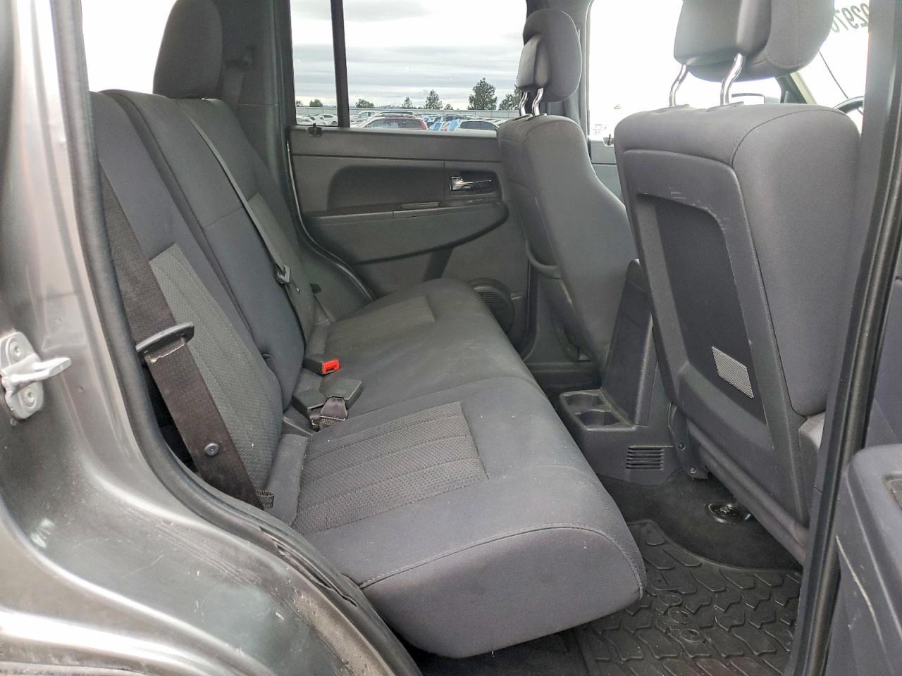 2012 JEEP Liberty