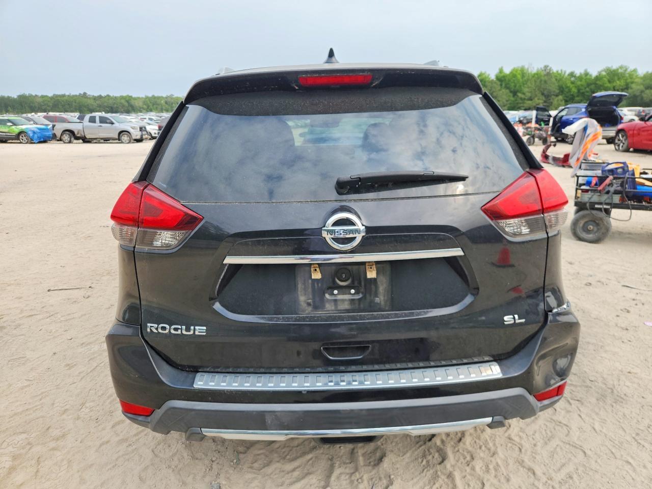2017 NISSAN ROGUE