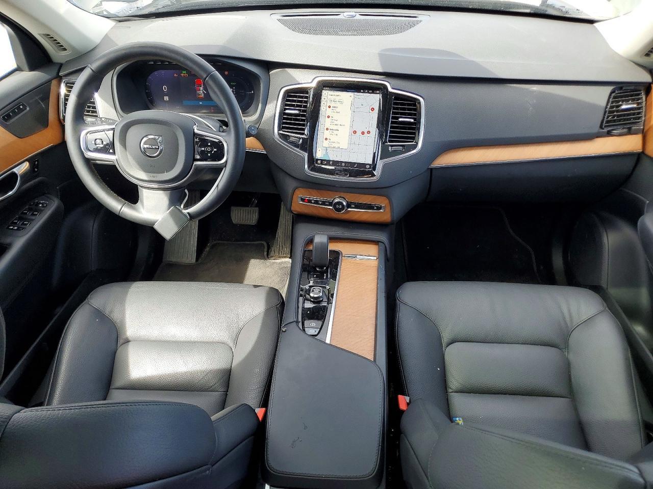 2024 VOLVO XC90