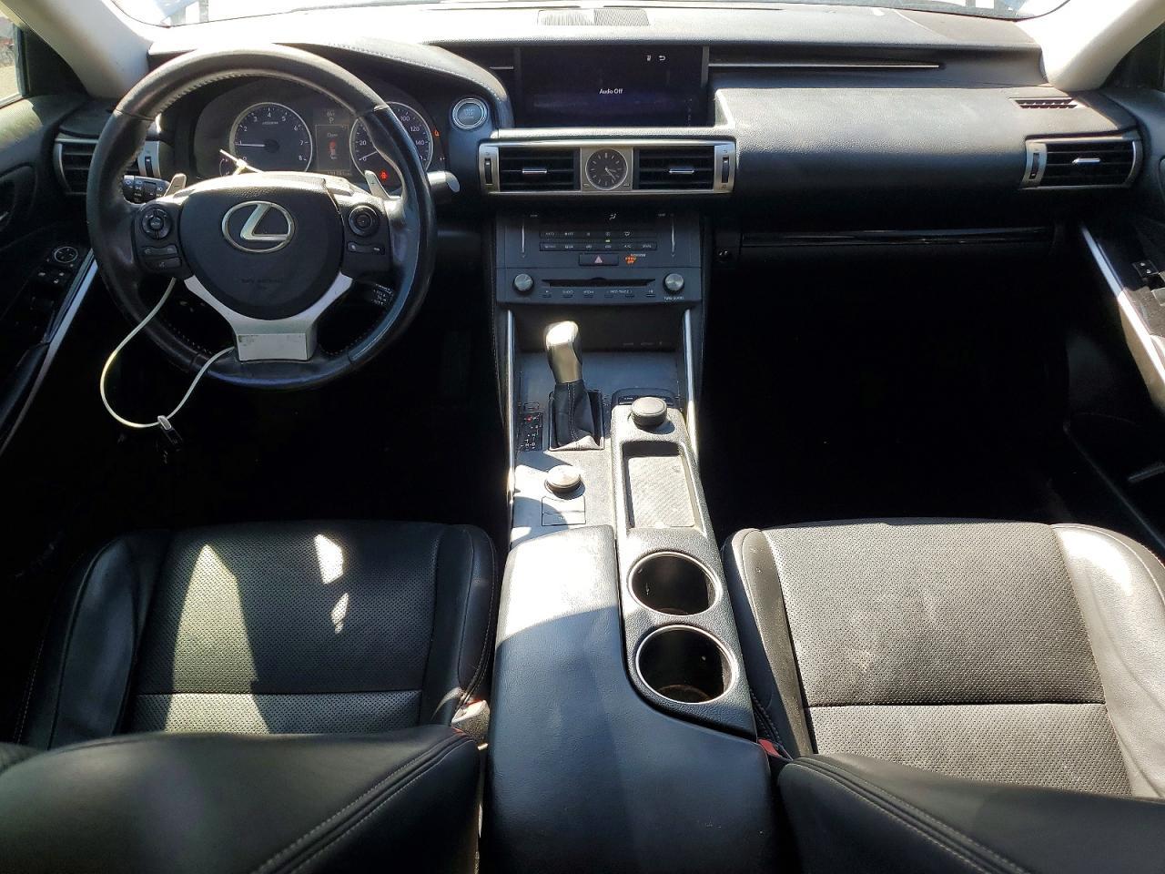 2016 LEXUS IS 200t