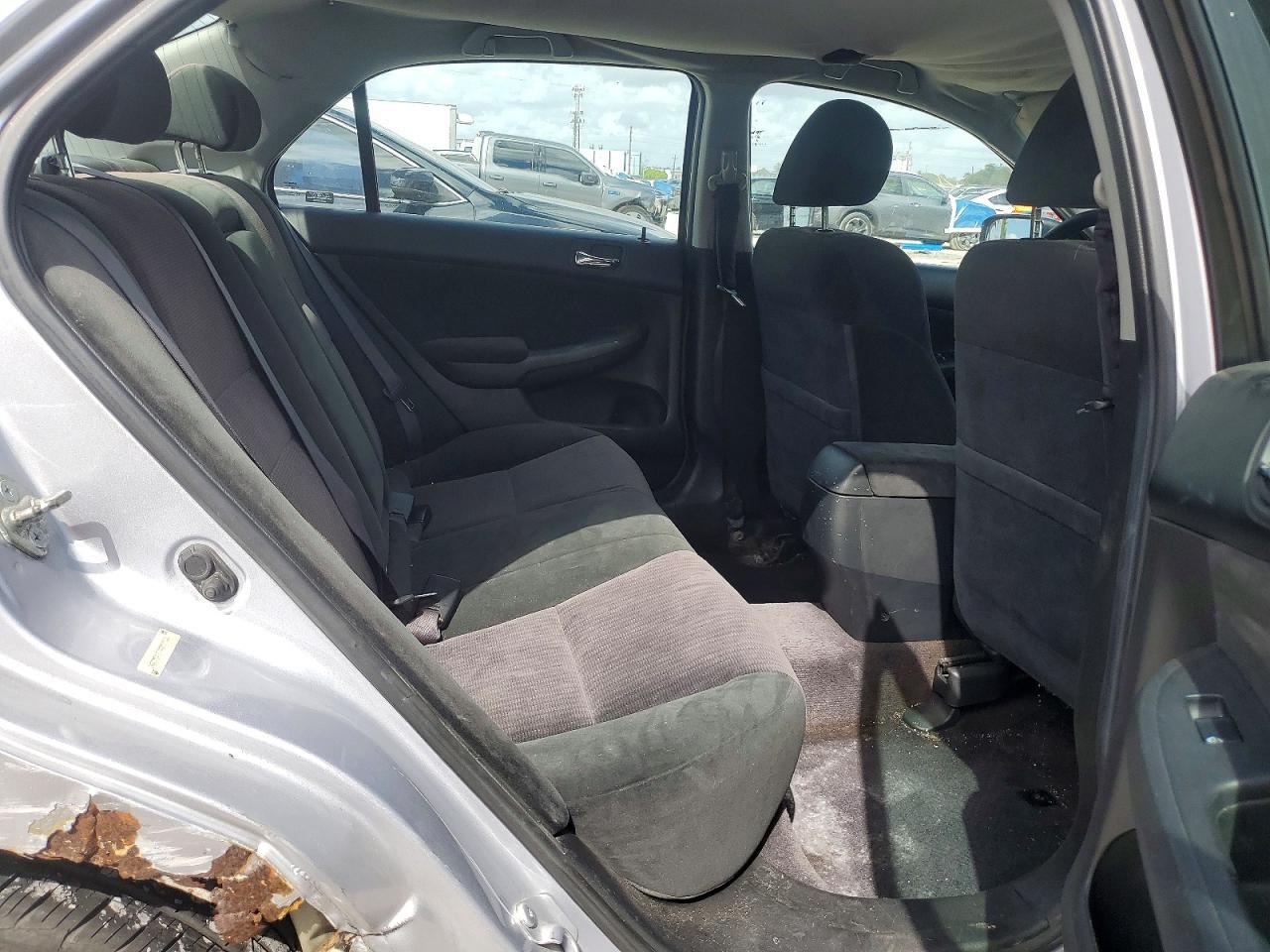 2004 HONDA ACCORD