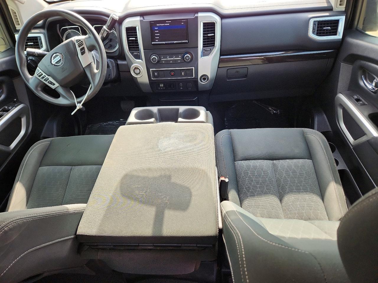 2016 NISSAN Titan