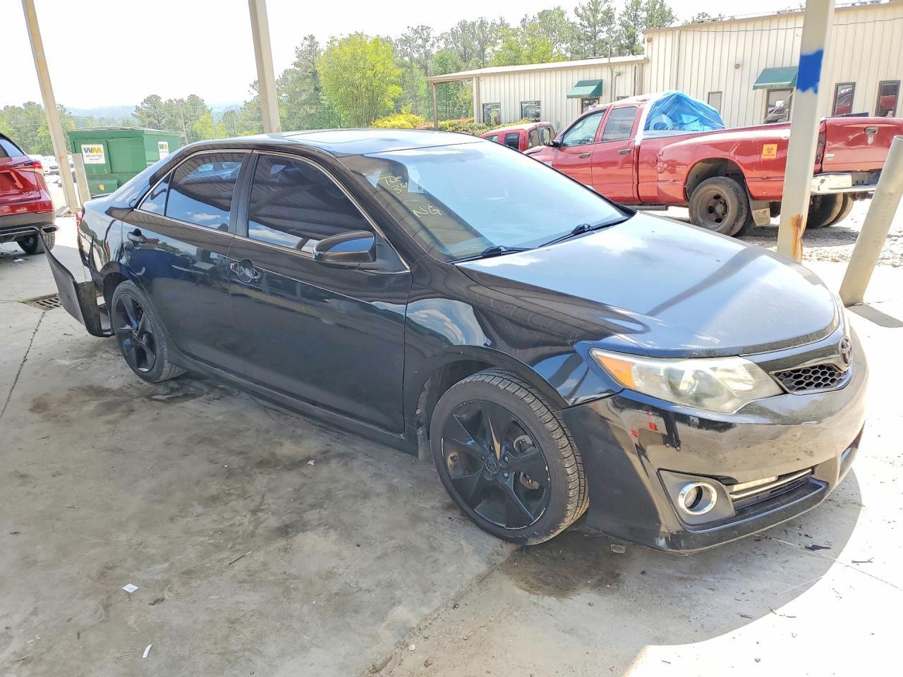 2014 TOYOTA CAMRY