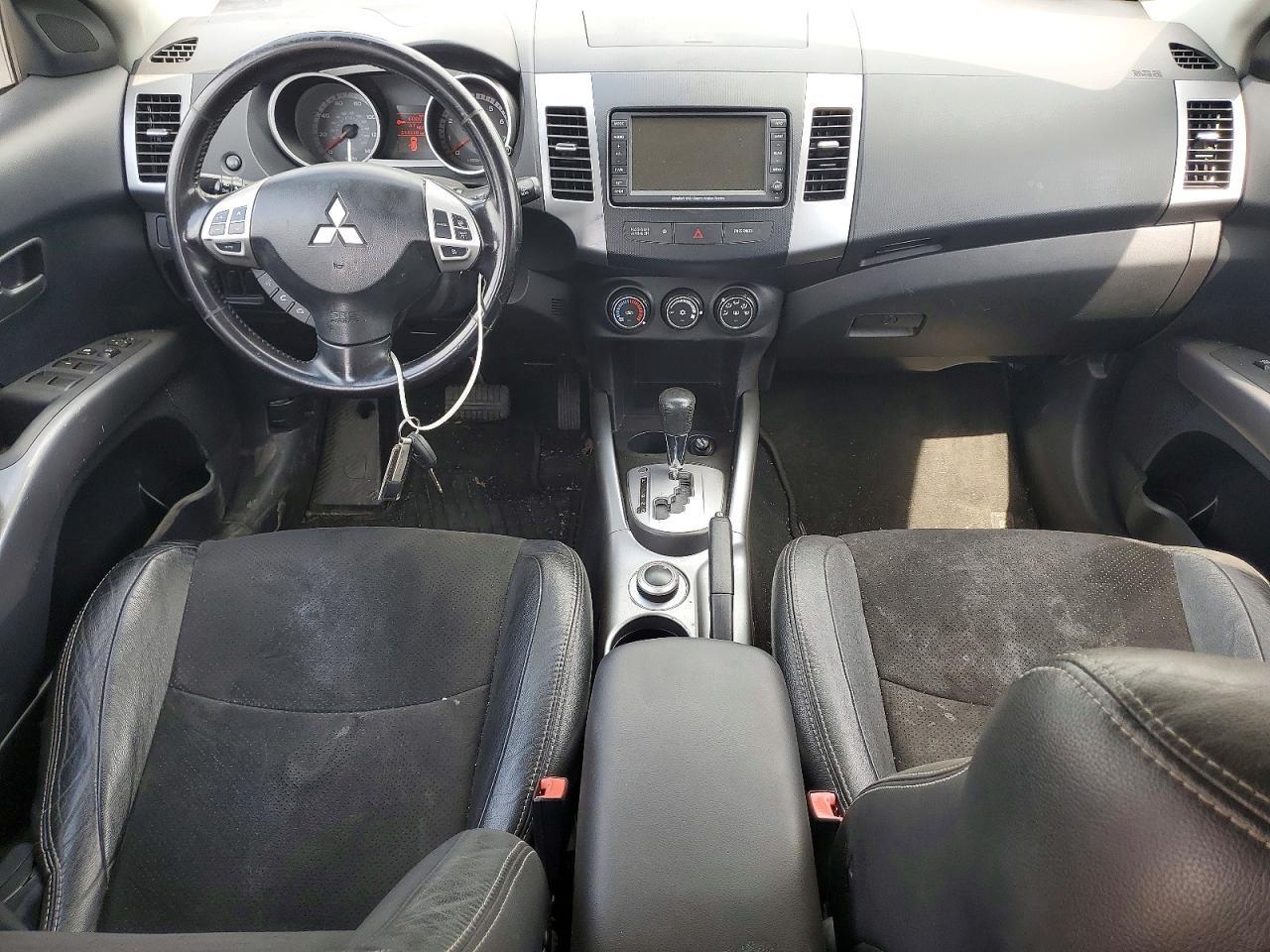 2009 MITSUBISHI outlander