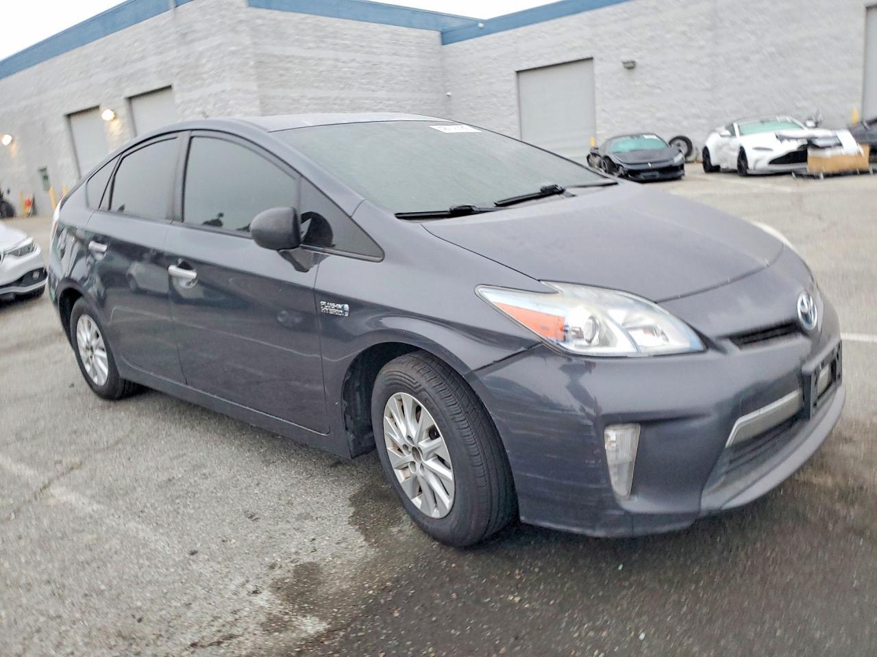 2014 TOYOTA Prius Plug-In