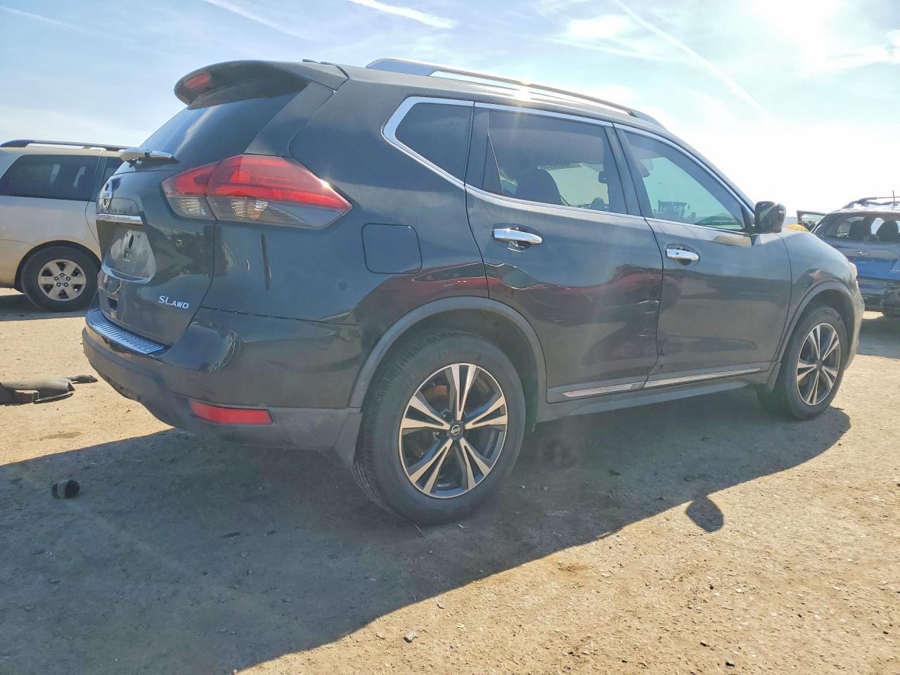 2017 NISSAN ROGUE