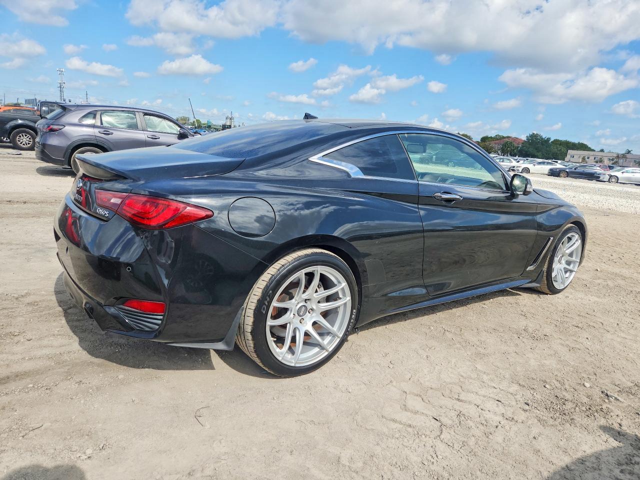 2017 INFINITI Q60