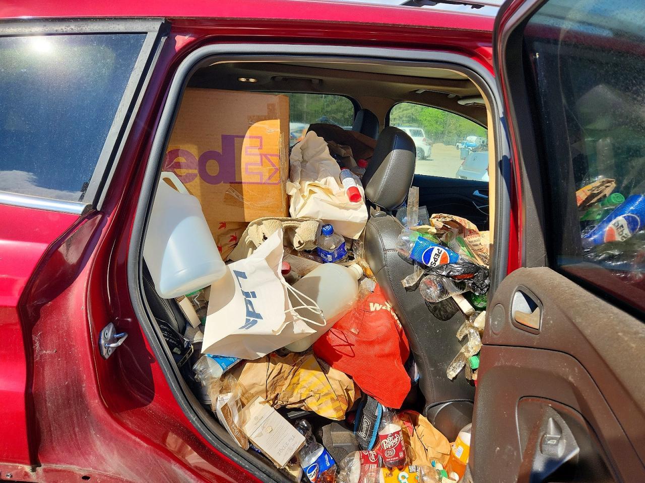 2010 FORD ESCAPE
