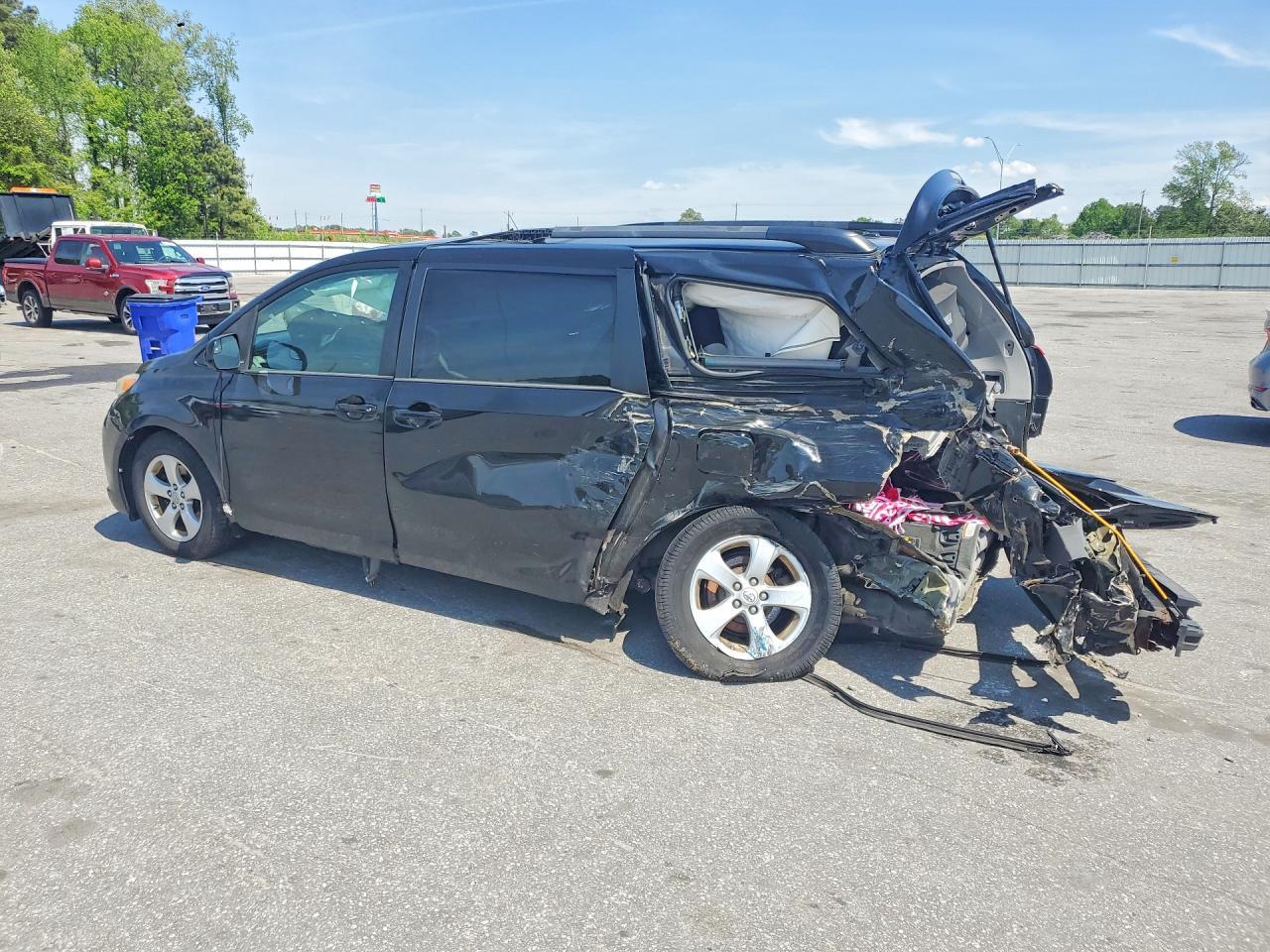 2015 TOYOTA SIENNA