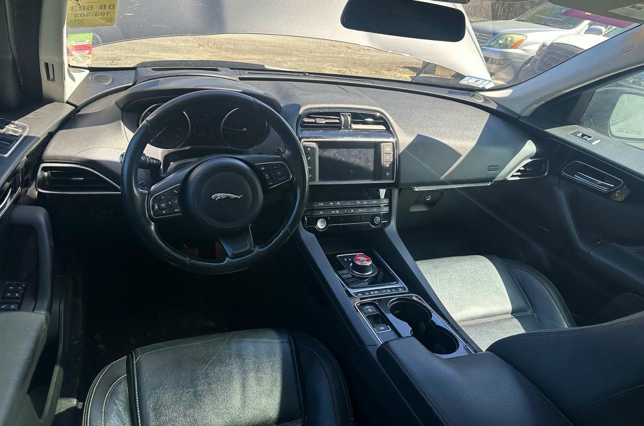 2017 JAGUAR F-Pace