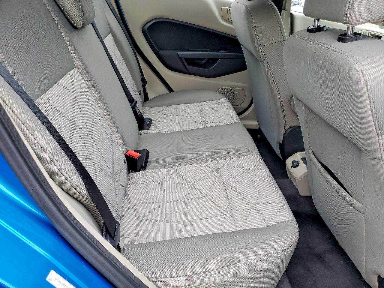2013 FORD Fiesta