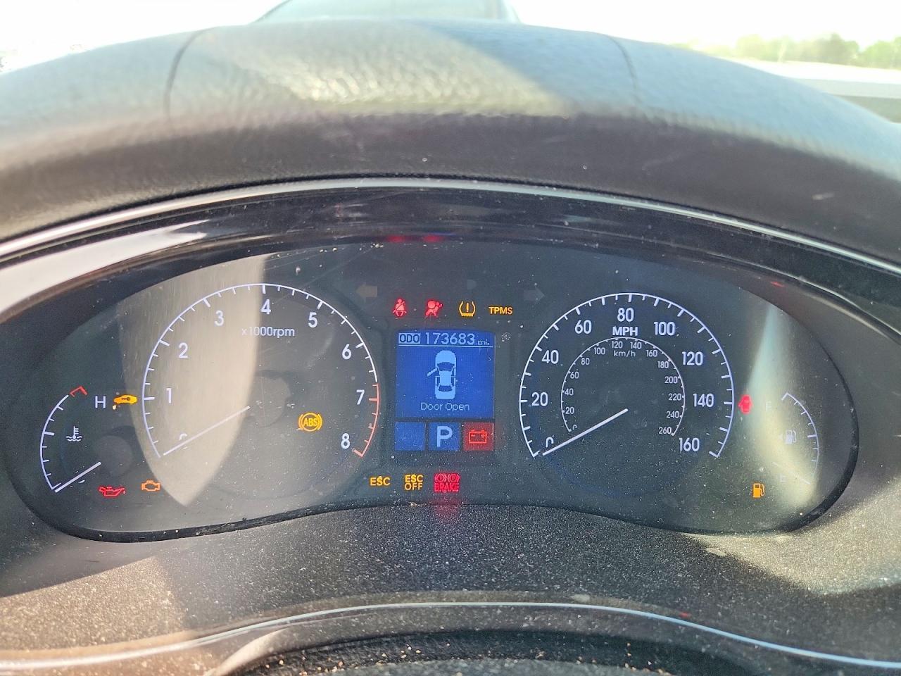 2013 HYUNDAI GENESIS
