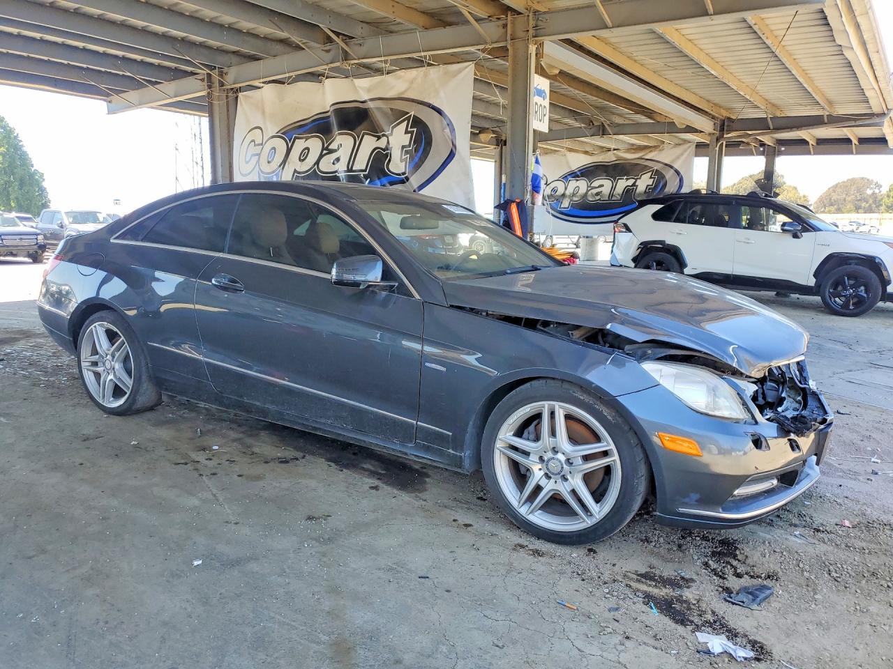 2012 MERCEDES-BENZ E-Class