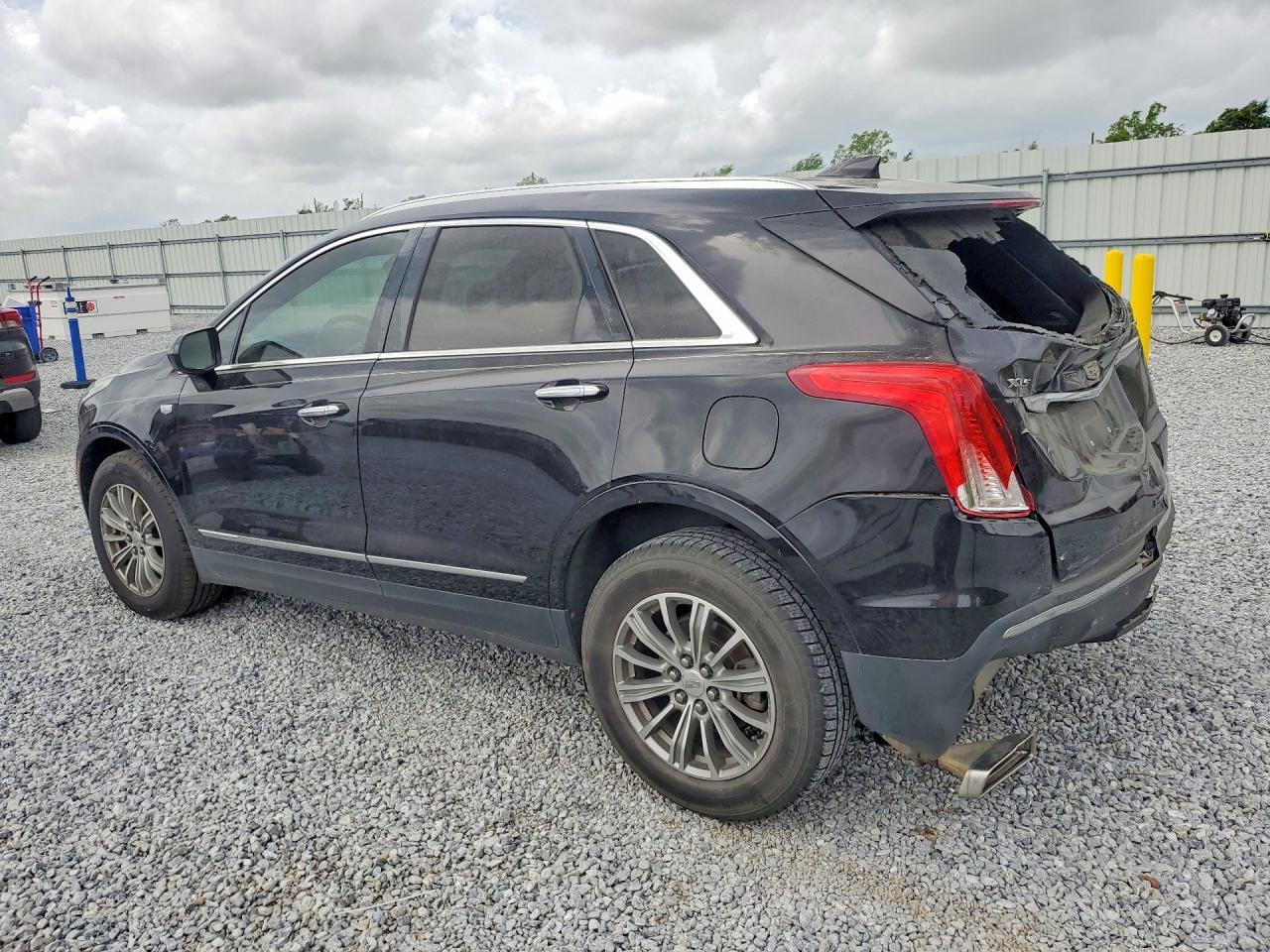 2017 CADILLAC XT5
