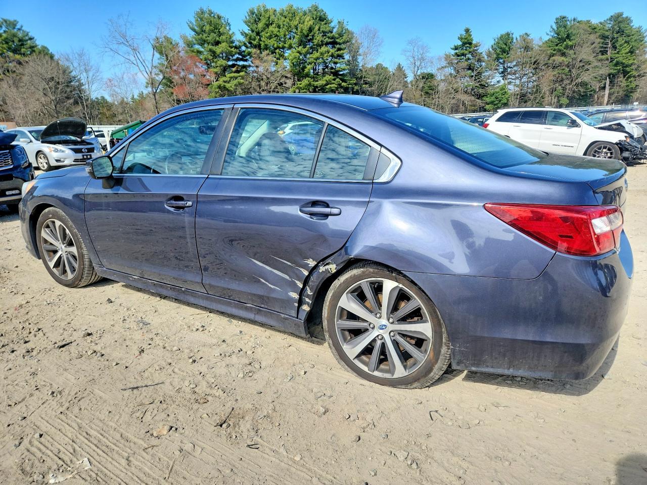 2017 SUBARU Legacy