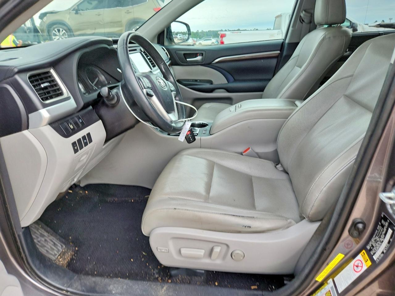 2015 TOYOTA HIGHLANDER