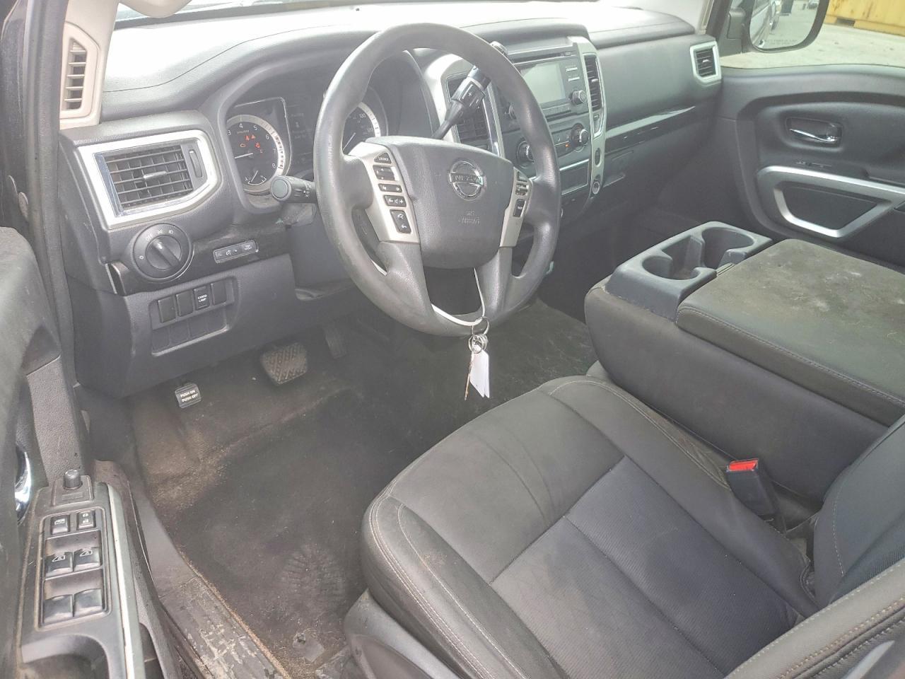 2017 NISSAN Titan