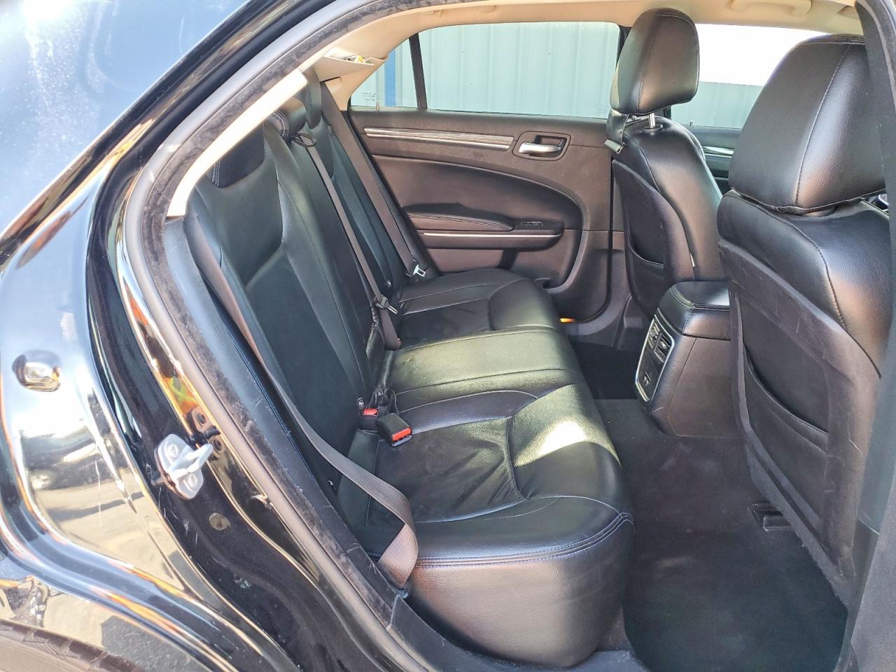 2019 CHRYSLER 300