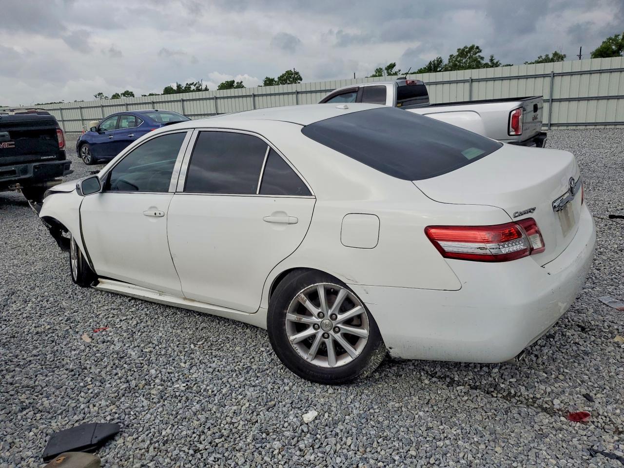 2011 TOYOTA CAMRY