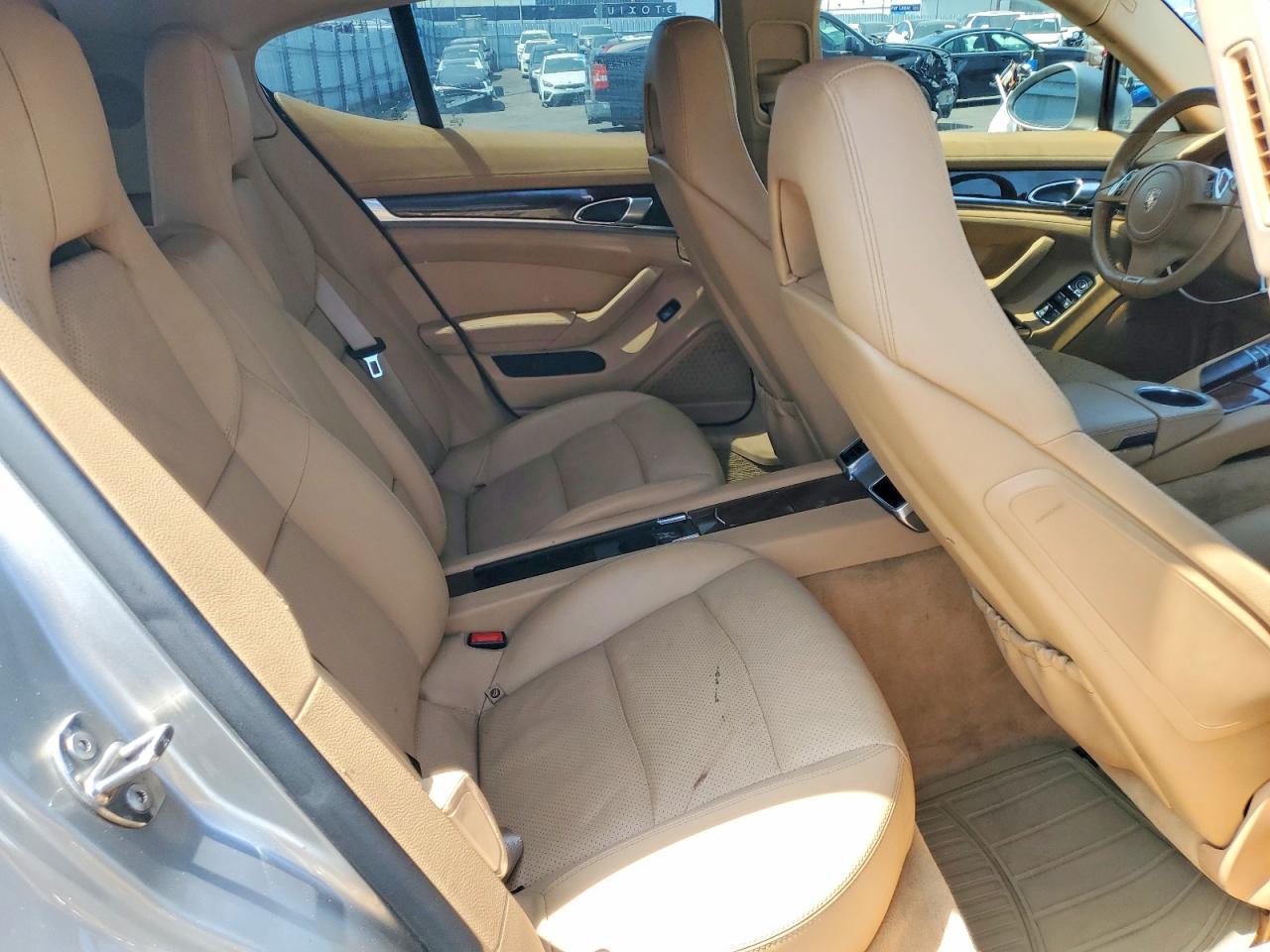 2011 PORSCHE Panamera