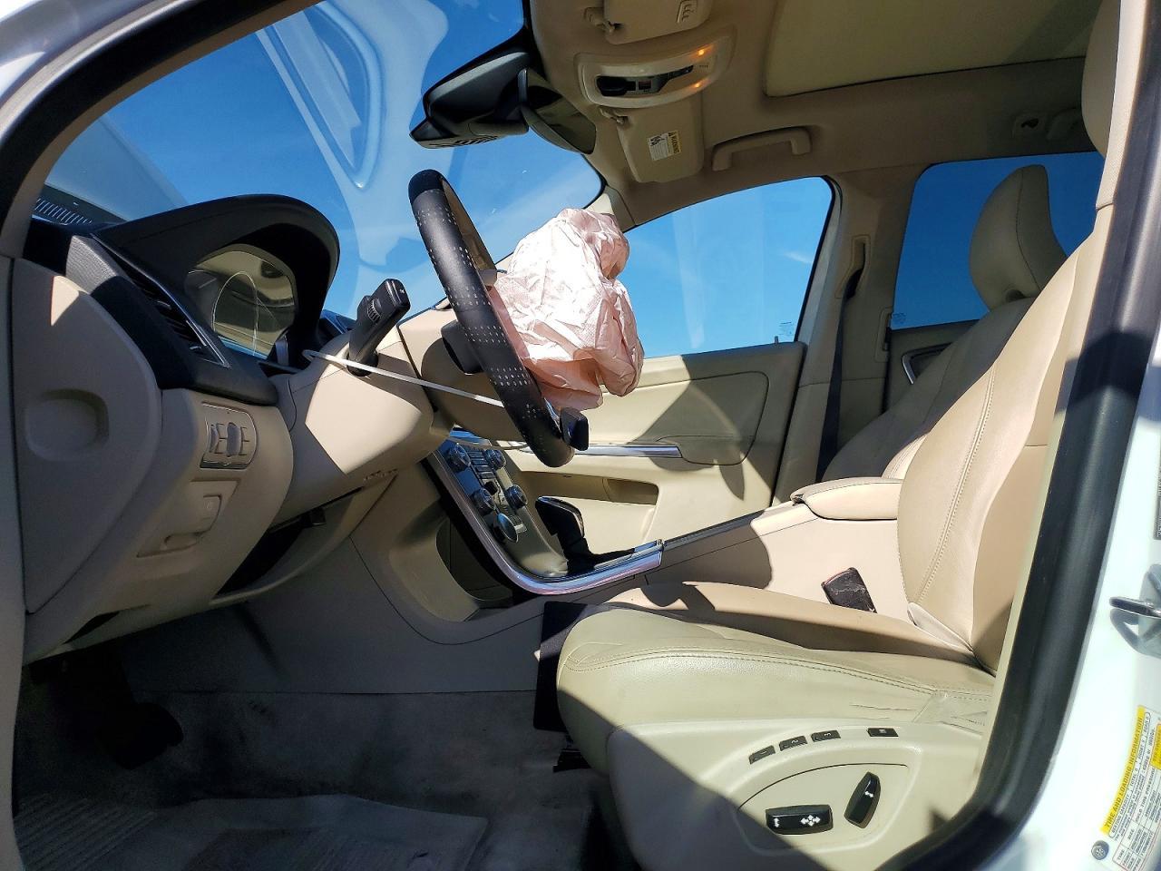 2016 VOLVO XC60