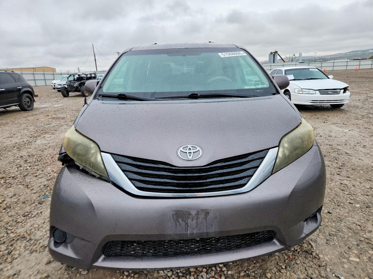 2012 TOYOTA SIENNA