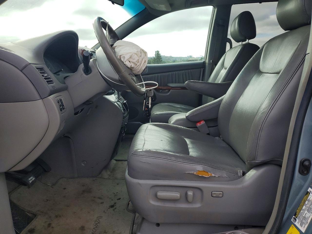 2005 TOYOTA SIENNA