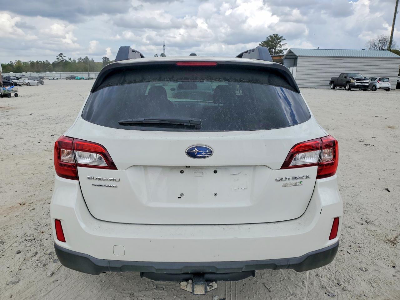 2015 SUBARU Outback