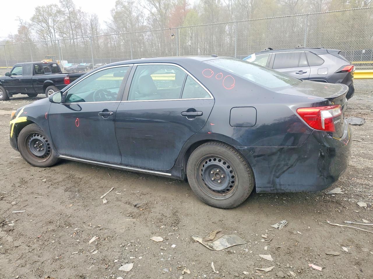 2014 TOYOTA CAMRY