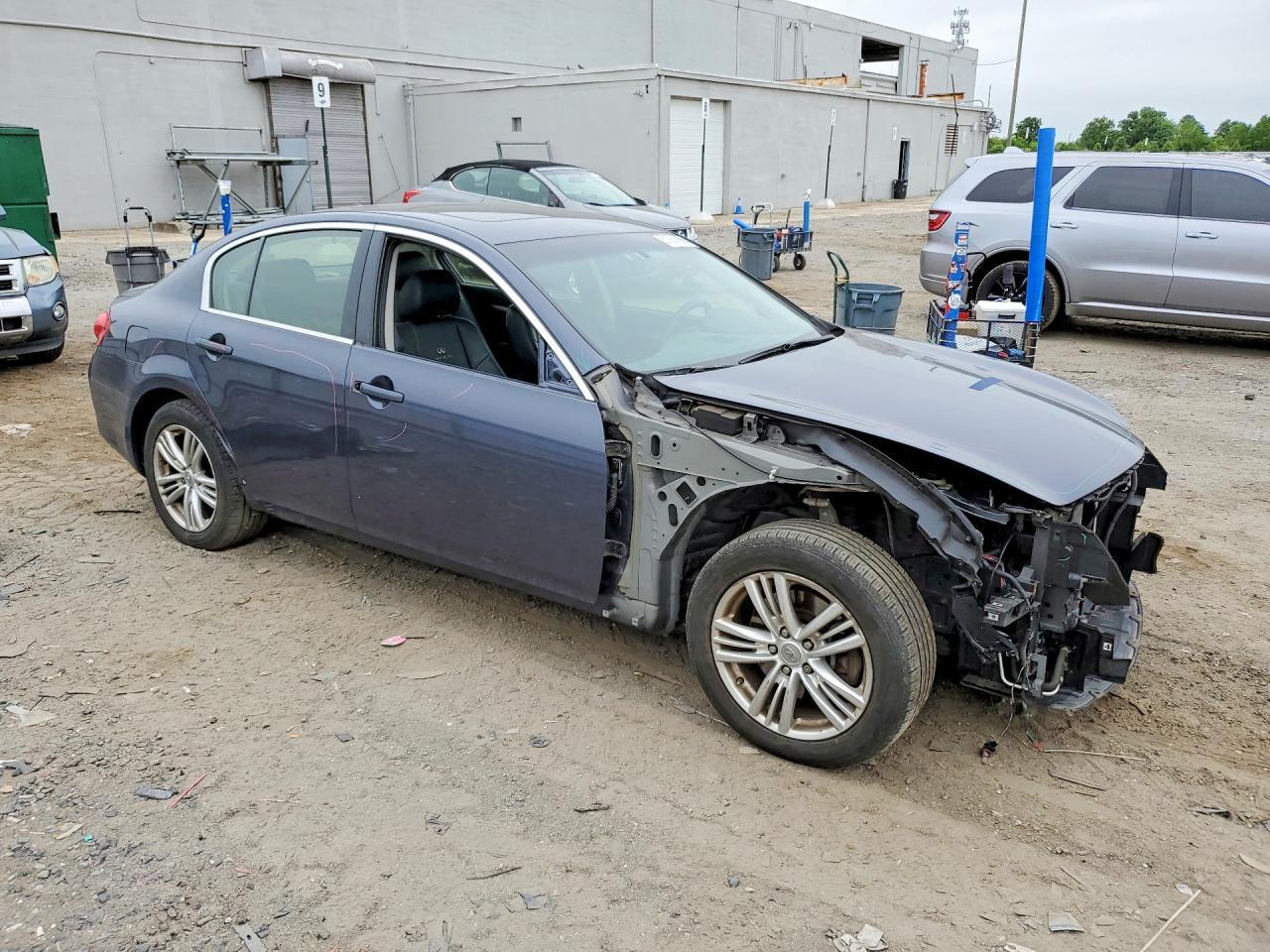 2012 INFINITI G37