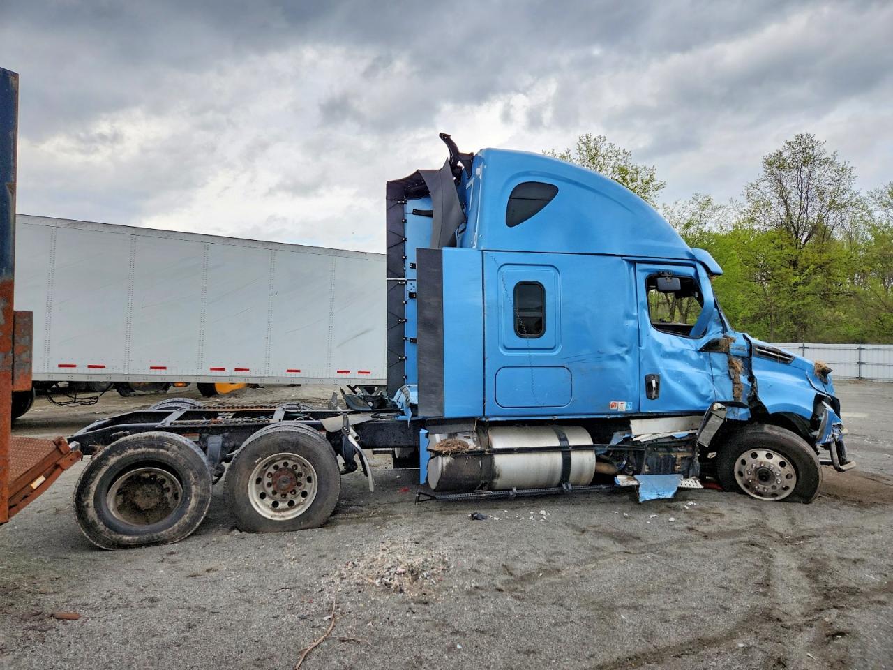 2023 FREIGHTLINER CASCADIA 126
