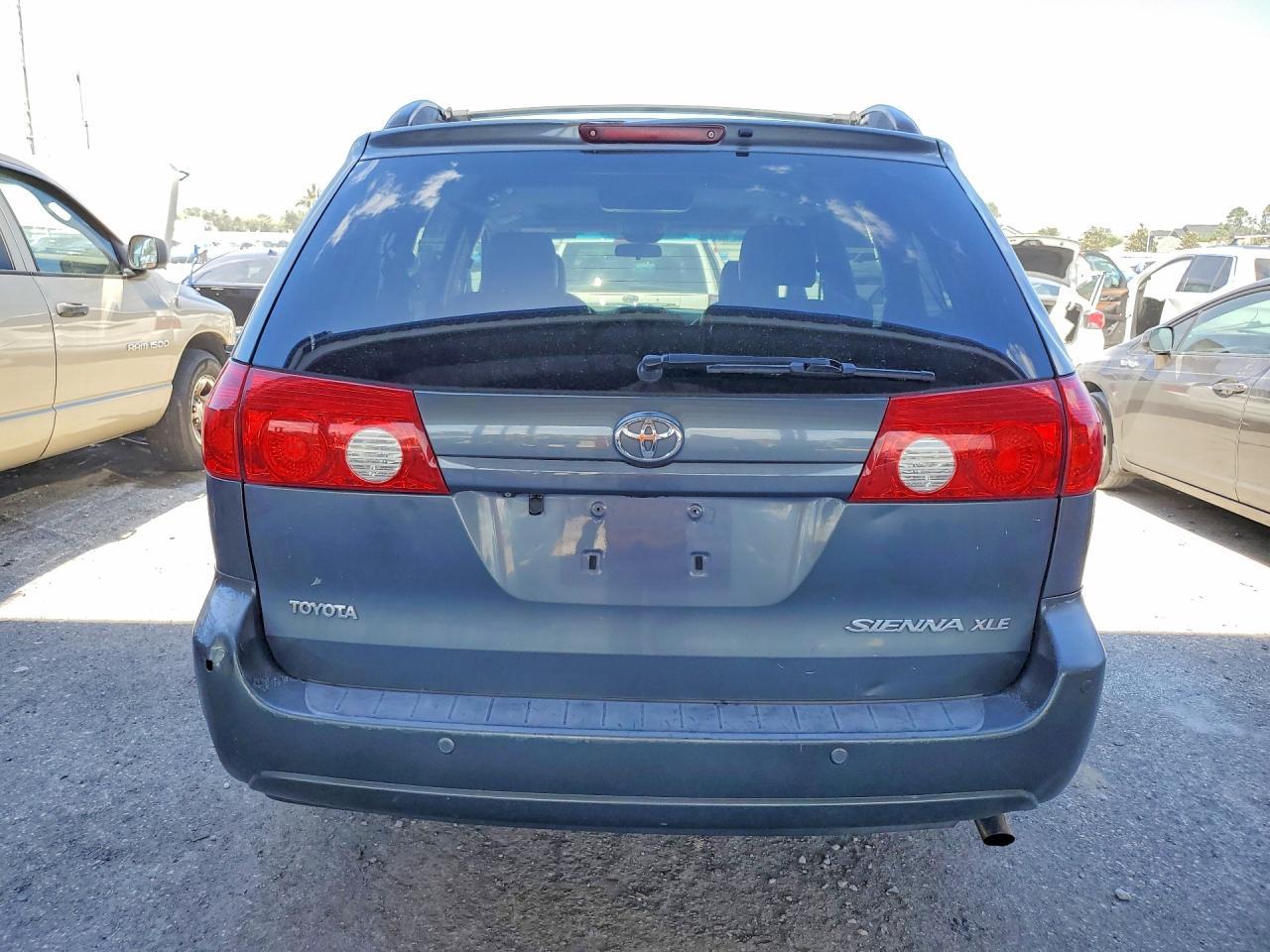 2008 TOYOTA SIENNA