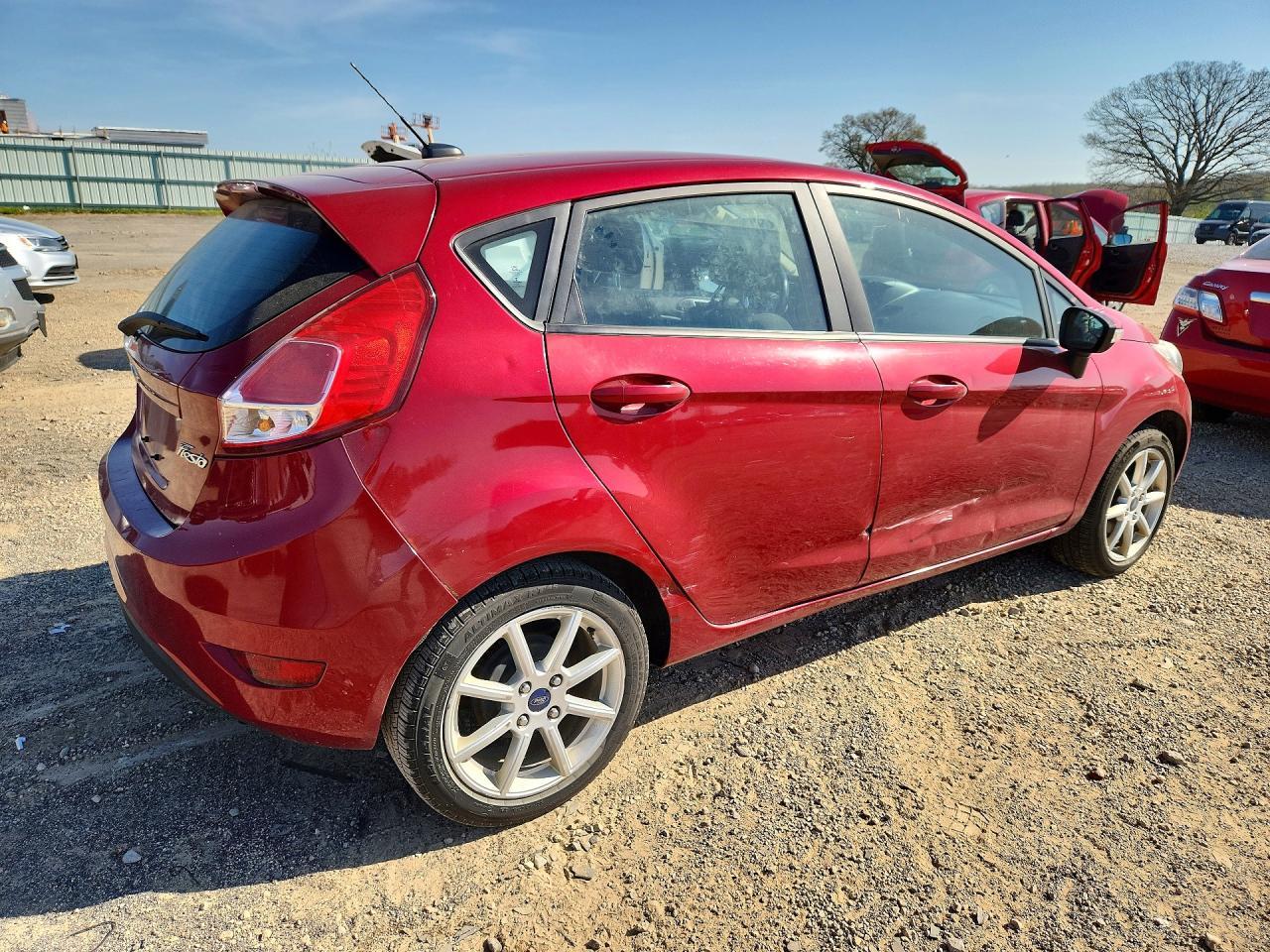 2016 FORD Fiesta