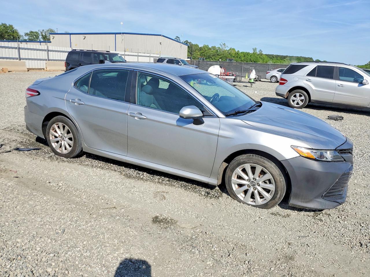 2019 TOYOTA CAMRY