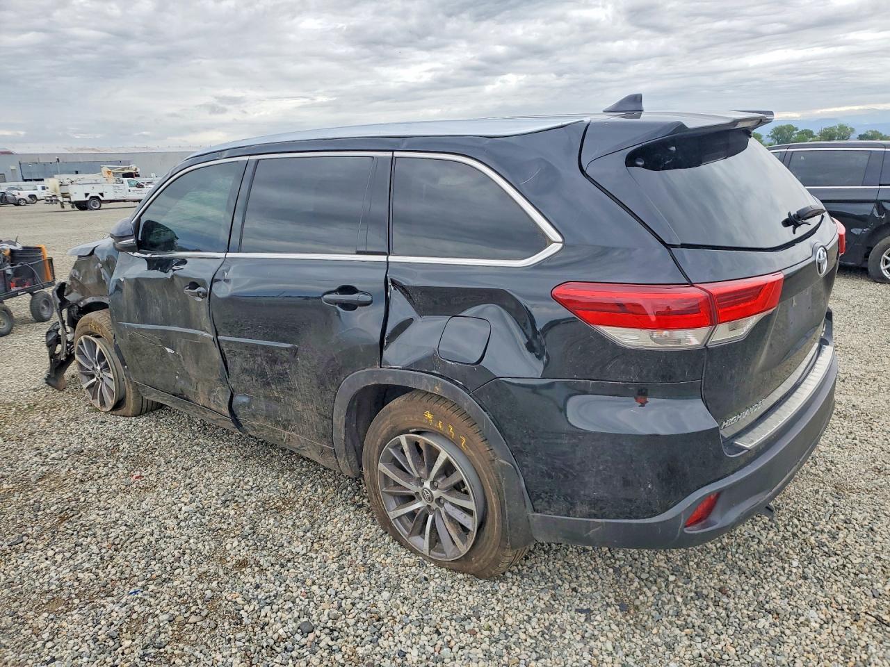 2018 TOYOTA HIGHLANDER