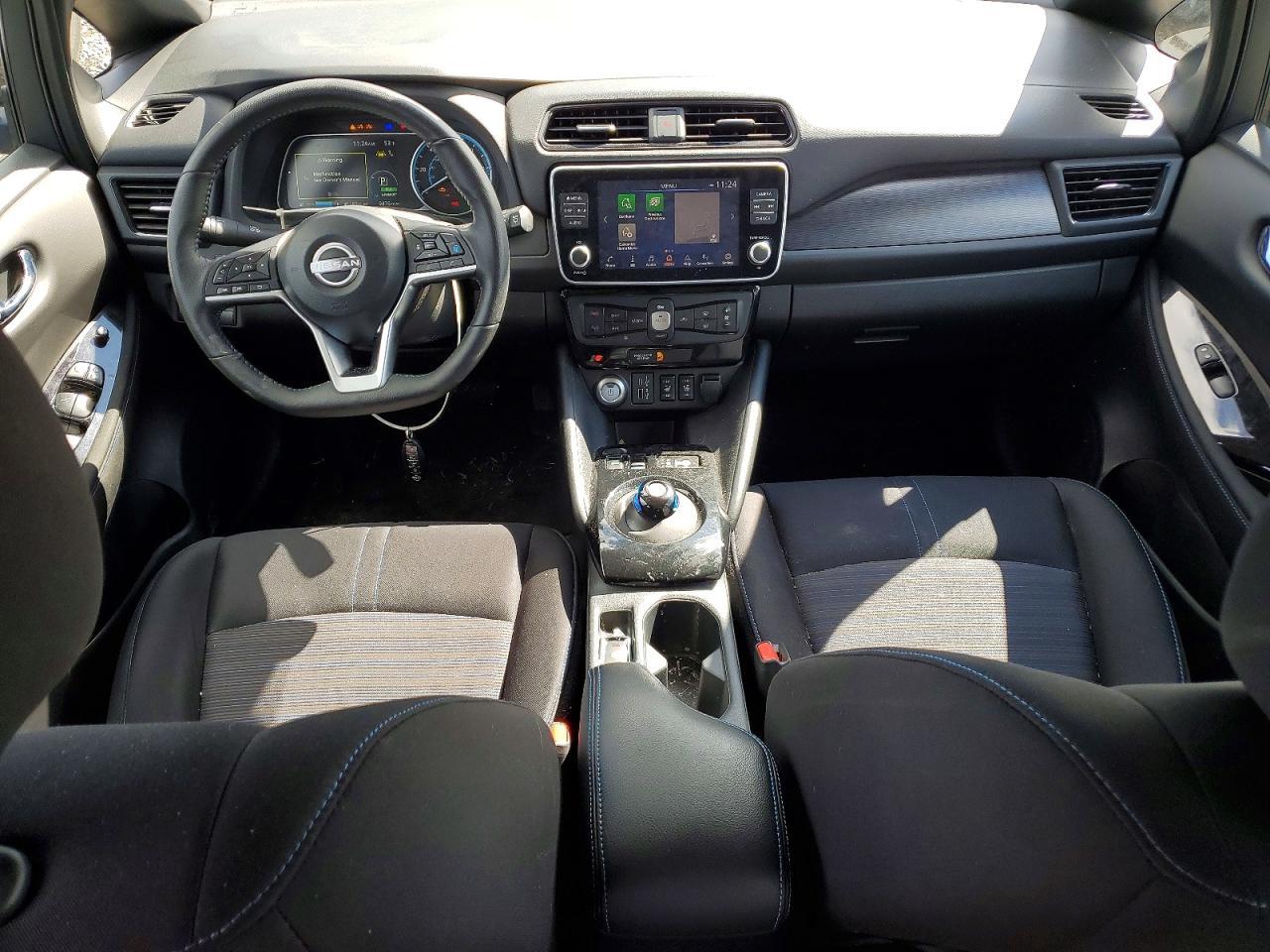 2025 NISSAN LEAF