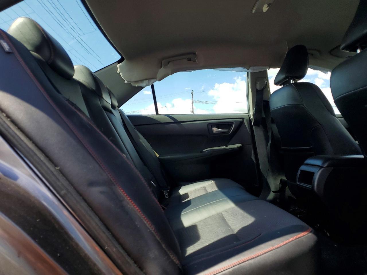2016 TOYOTA CAMRY