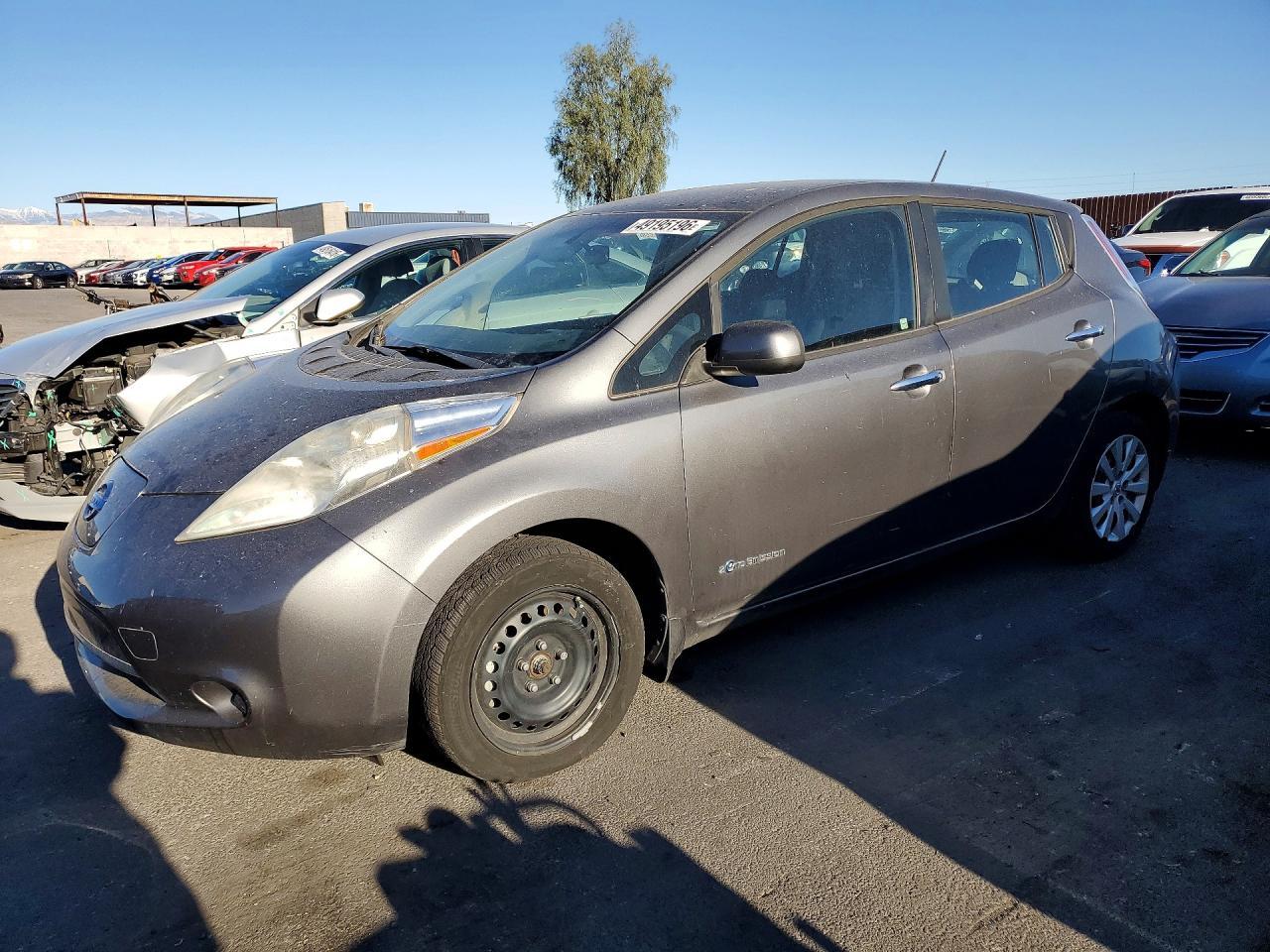 2016 NISSAN LEAF