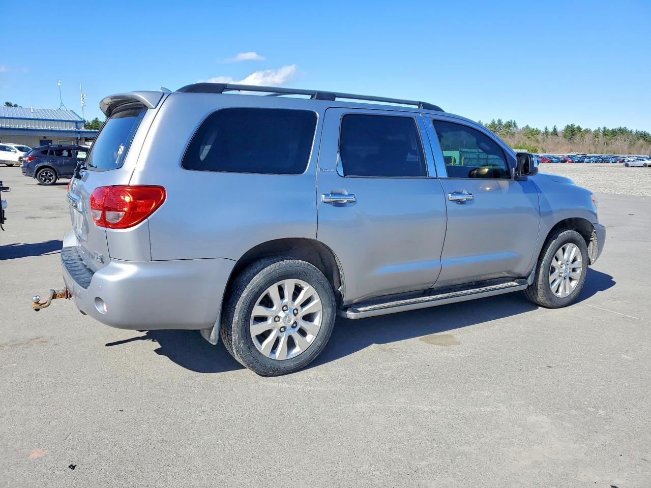 2010 TOYOTA Sequoia
