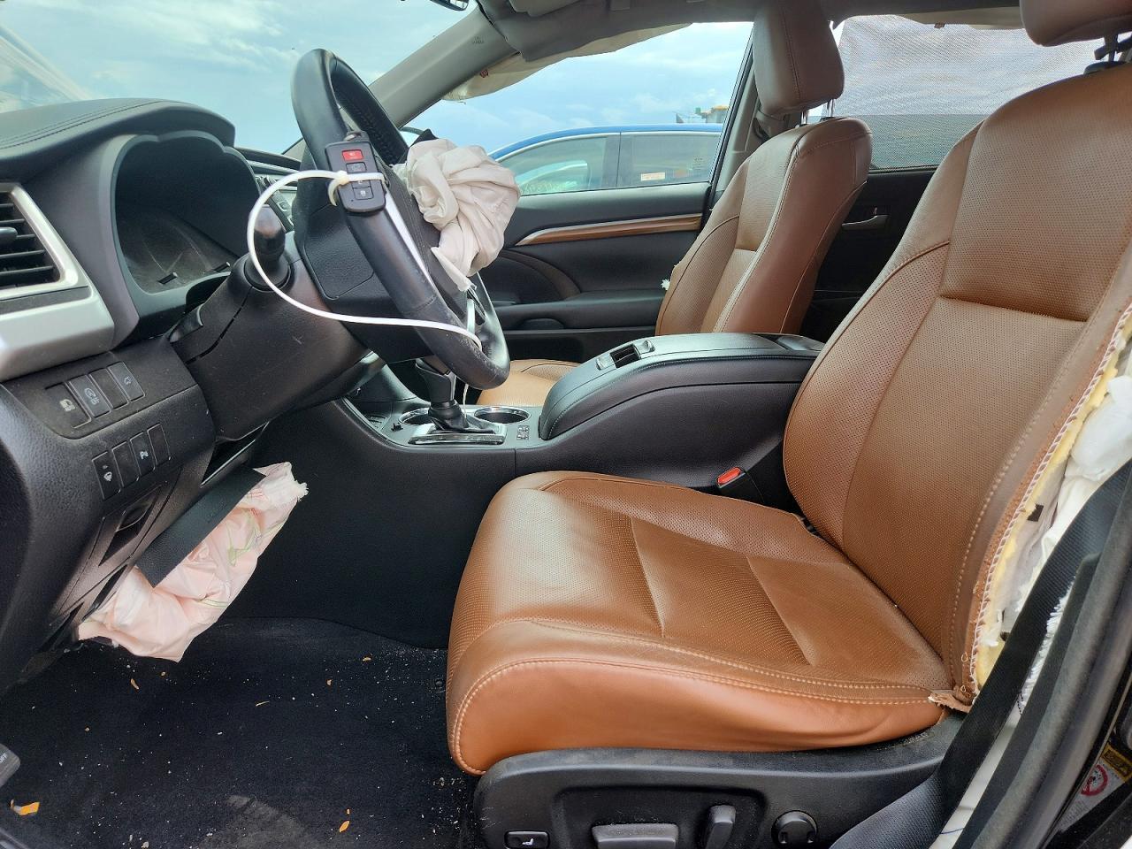 2017 TOYOTA HIGHLANDER